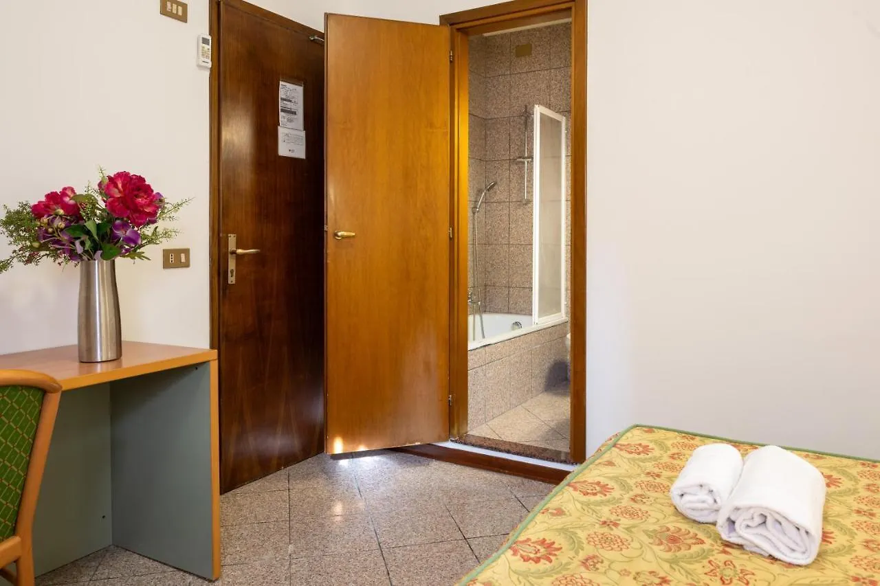 Camelia Rooms Venice Guesthouse Mestre Affittacamere